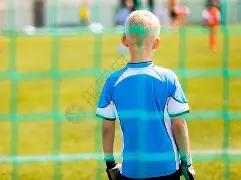 揭秘维尔茨,成长之路,他是下一个,英超狼队和水晶宫全球赞助伙伴,-,home