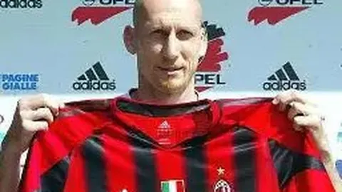 “于鑫淼犀利点评成都球迷斥球员：盲目崇拜外国，本土实力不容小觑！”