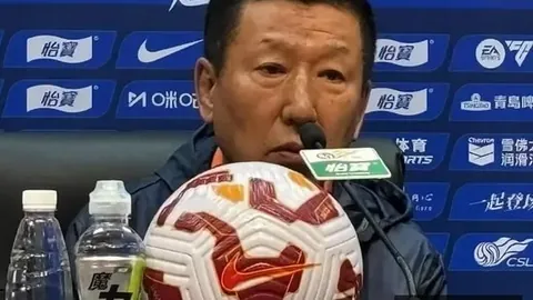 曼联新队长任命：马奎尔私下谈心，费轻松接棒